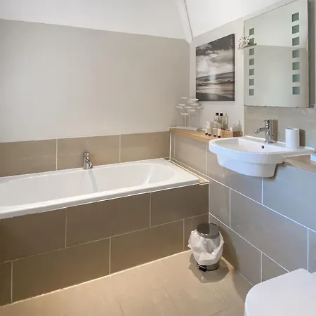 The Court House - Uk43908 * 실로스